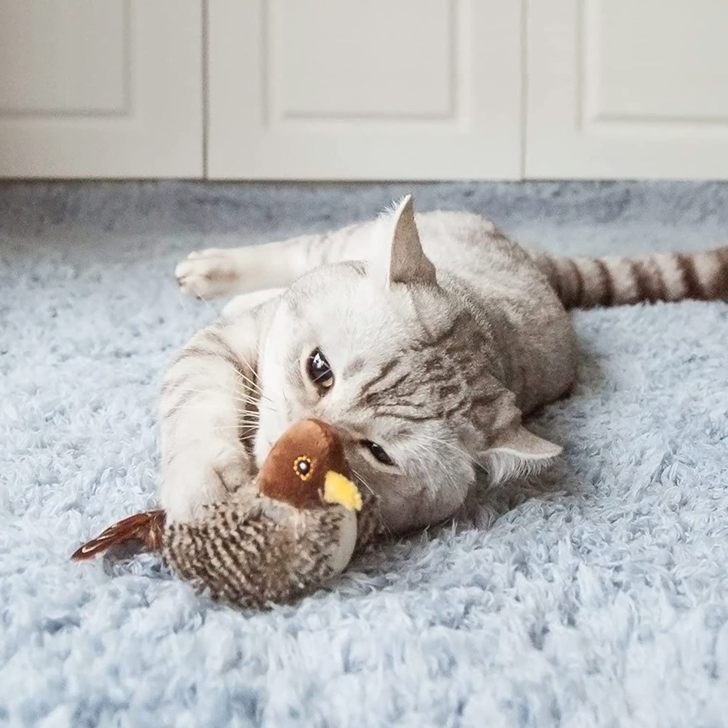 Squeaky with Feather Tail Toy Bird for Cats to Play Alone,Automatic Chirping Bird Cat Toy